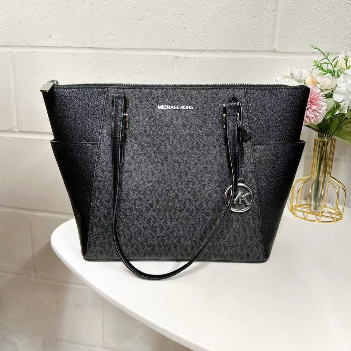 Michael Kors 35TOSCFT3B Charlotte Top Zip Tote MK Signature Shoulder Bag IN Black Michael Kors 35TOSCFT3B Charlotte Top Zip Tote MK Signature Shoulder Bag IN Black